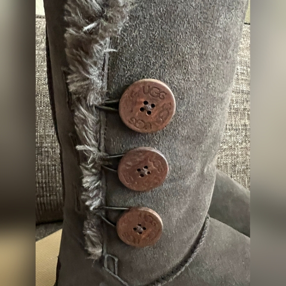 NIOB UGG Women's Bailey Button Triplet II Boot Size 5 NWT New NWB - Picture 3 of 10